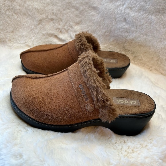 Crocs women’s rust tan cobbler leather suede Clog shoes with fur insoles Sz-9. L - Picture 3 of 16